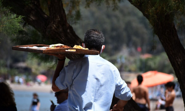 SOS από τουρισμό και εστίαση: 80.000 θέσεις εργασίας παραμένουν κενές