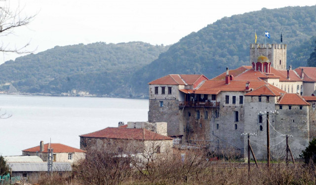 Άγιο Όρος: «Κινδυνεύει η Αδελφότητά μας» - Δραματική κραυγή από τον ηγούμενο της Μονής Εσφιγμένου