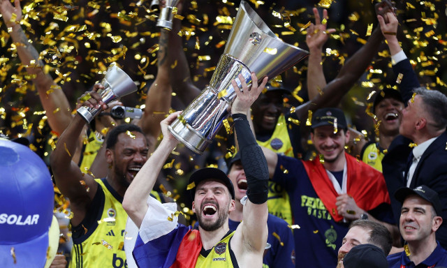 Euroleague: Αποθέωση για τη Φενέρμπαχτσε στην επιστροφή της στην Κωνσταντινούπολη