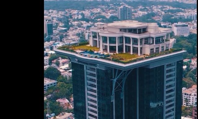 Ινδία: Μεγιστάνας έχτισε αντίγραφο του Λευκού Οίκου στην κορυφή ουρανοξύστη, αλλά δεν θα ζήσει εκεί