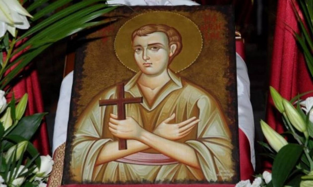 Το Θαύμα του Αγίου Ιωάννου του Ρώσσου - Ζητά από τους πιστούς να του αλλάξουν τα άμφια