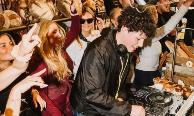 Βέλγιο: Ο φούρνος που μετατρέπει τα πρωινά σε πάρτι