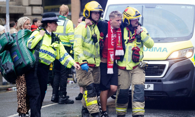 Λίβερπουλ: «Πηδήξαμε για να αποφύγουμε το αυτοκίνητο, τρέμουμε ακόμη» – Σοκαριστική μαρτυρία