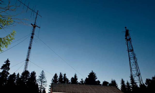 Ρωσία: Το ράδιο «Ημέρα της Κρίσης» - Μετέδιδε κωδικοποιημένα μηνύματα κατά τη συνομιλία Τραμπ Πουτιν