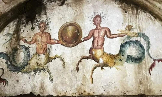 Νάπολι: Σαρκοφάγος ηλικίας 2.000 ετών στον Τάφο του Κέρβερου αποκαλύπτει ένα εκπληκτικά άθικτο σώμα