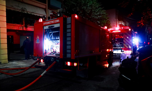 Φωτιά σε υπόγειο χώρο στα Άνω Πατήσια