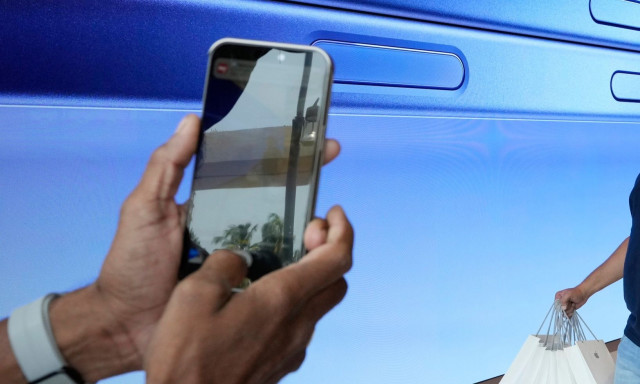 Τα iPhone θα αλλάξουν – Τι προβλέπουν τα σχέδια της Apple για τα επόμενα 3 χρόνια