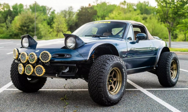 Ένα Mazda MX-5 έτοιμο για λάσπη και χαλίκια