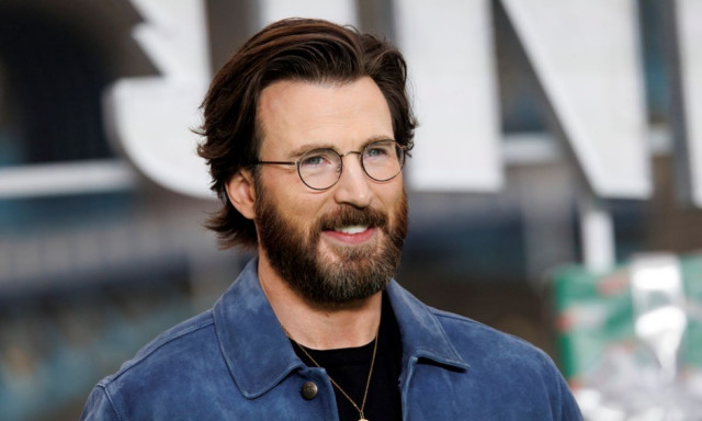 Κρις Εβανς: Είπε όχι στις Κάννες για να γιορτάσει τα γενέθλια της μητέρας του