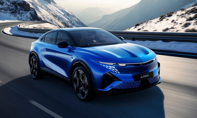 Η νέα Alpine A390 είναι ένα σπορ fastback