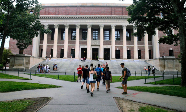Ηνωμένες Πολιτείες: Από «κόσκινο» οι άδειες παραμονής όλων των φοιτητών του Χάρβαρντ
