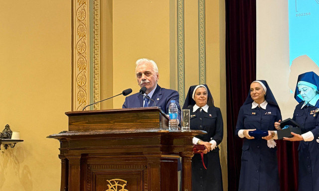 Ο πρόεδρος του Ελληνικού Ερυθρού Σταυρού βραβεύτηκε από την Ελληνική Φαρμακευτική Εταιρεία (ΕΦΕ)