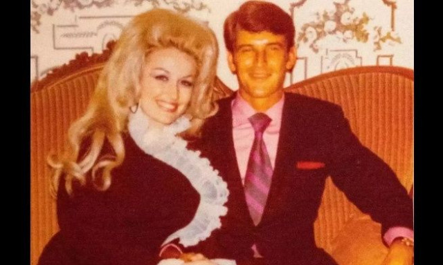 Dolly Parton: Συγκλονίζει με την αποκάλυψη για την ασθένεια του συζύγου της, Carl Dean, πριν πεθάνει
