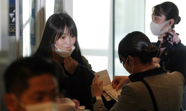 Ιαπωνία: Το μωρό της έκπτωτης πριγκίπισσας «ανοίγει» το θέμα της διαδοχής στον αυτοκρατορικό θρόνο