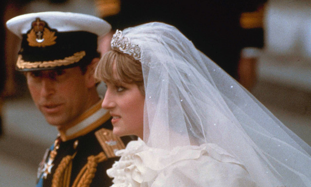 Επιστολή της πριγκίπισσας Νταϊάνα δύο ημέρες μετά τον γάμο με τον Κάρολο: «Νιώθω τρομερά μόνη»