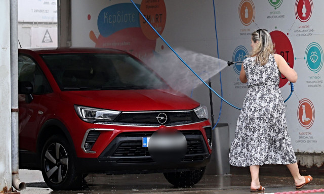 Χάος στα πλυντήρια αυτοκινήτων μετά τη λασποβροχή – Οι απίστευτες δικαιολογίες σκαρφίστηκαν οδηγοί