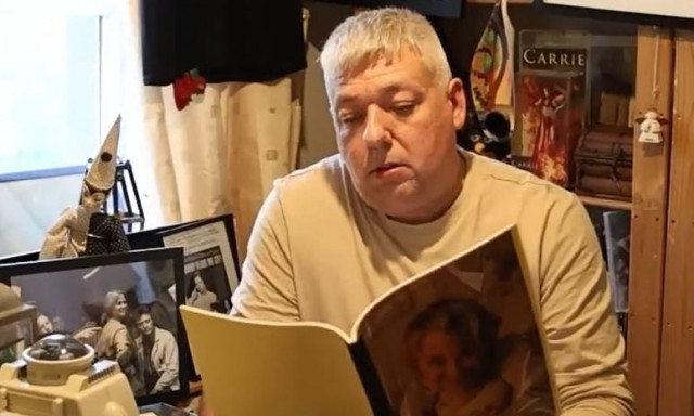 Αυτός ο άνδρας είναι 47 ετών και παραμένει ακόμη παρθένος