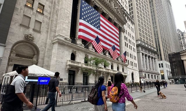 Επιφυλακτικότητα στη Wall Street μετά τη συνάντηση Τραμπ – Πάουελ