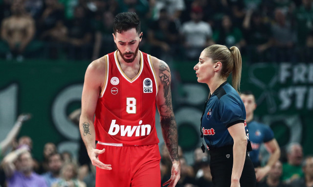 Ολυμπιακός – Παναθηναϊκός: Στην προπόνηση των «ερυθρόλευκων» οι Αγγελόπουλοι | «Μέσα» ο Βιλντόζα