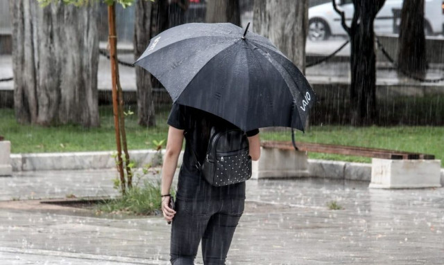 Καιρός: Έρχονται βροχές και καταιγίδες σε όλη τη χώρα την Κυριακή - Πότε φτιάχνει