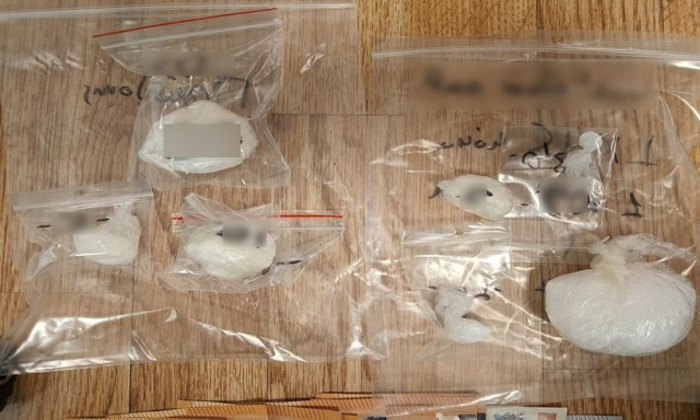 Συνελήφθη αλλοδαπός έμπορος ναρκωτικών - Νόθευε κοκαΐνη στο σπίτι του