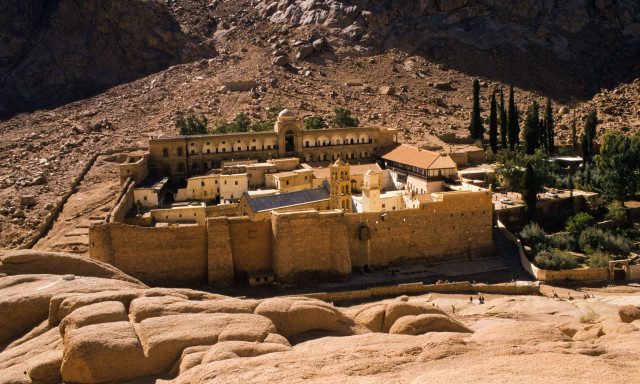 BBC για το όρος Σινά: «Ένα από τα πιο ιερά μέρη του κόσμου μετατρέπεται σε ένα πολυτελές θέρετρο»