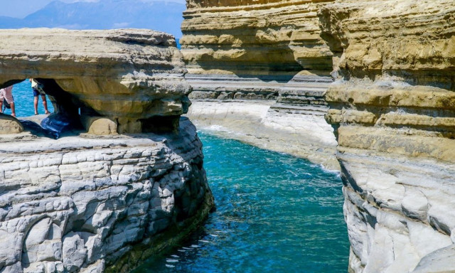 Διεσώθη ο τουρίστας που έπεσε στο Canal d' Amour στην Κέρκυρα - Σοβαρά τραυματισμένος