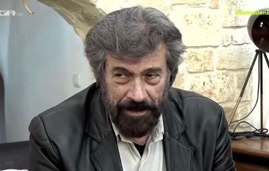 Νίκος Βερλέκης: «Περνούσε και μύριζε τις μασχάλες των ηθοποιών για να δει ποιος είναι καθαρός»
