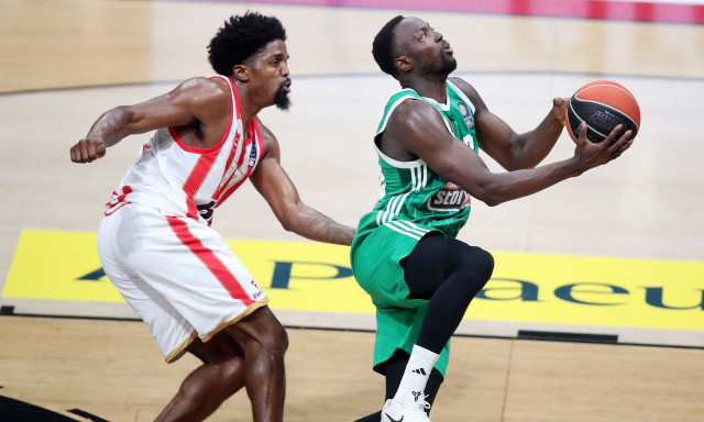 Έξαλλος ο Γκραντ και η οικογένειά του με τα αίσχη του ΣΕΦ - «Ντροπή, αυτό ήταν σκ@τ@»