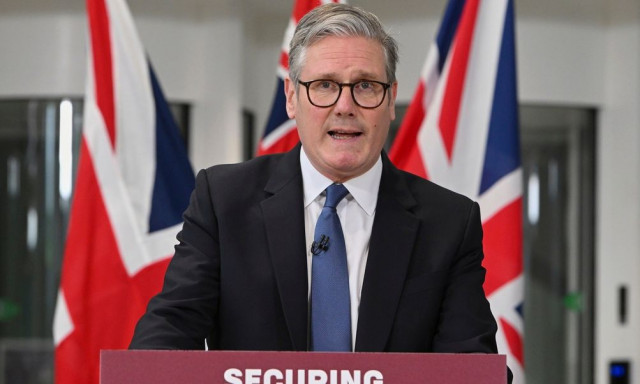 Βρετανία: Με ανασχηματισμό προσπαθεί να «σώσει» την κυβέρνηση από τα σκάνδαλα ο Κιρ Στάρμερ