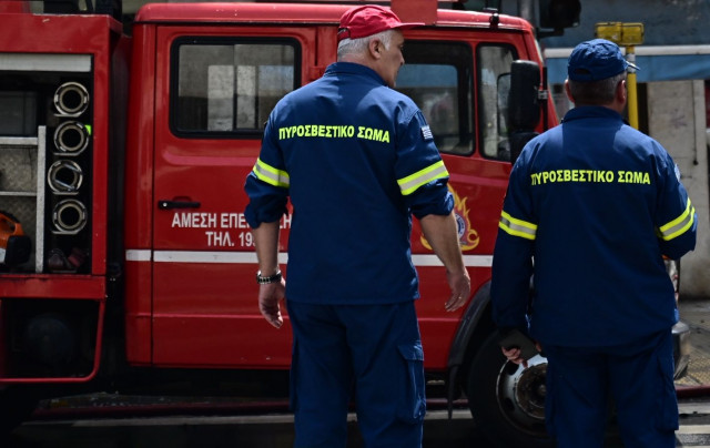 Θεσσαλονίκη: Φωτιά ξέσπασε σε διώροφο σπίτι – Δεν υπάρχουν αναφορές για τραυματίες