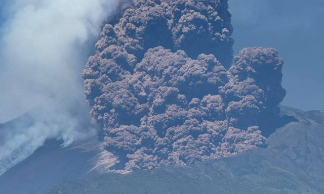 Νέα βίντεο από την έκρηξη της Αίτνας - Σε συναγερμό η περιοχή