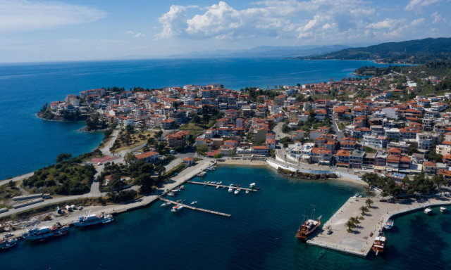 Χαλκιδική: Στα ύψη οι αγοραπωλησίες ακινήτων το 2024 - Τι αγοράστηκε, για ποια χρήση και από ποιους