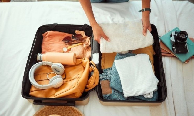 Μέθοδος 3-3-3: Το ταξιδωτικό κόλπο που υπόσχεται γρήγορο και έξυπνο πακετάρισμα για κάθε ταξίδι