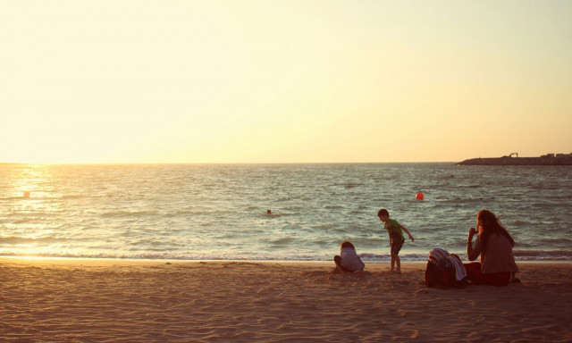 Καιρός: «Καμίνι» για τέσσερις ημέρες η χώρα - Πώς θα κυλήσει το τριήμερο του Αγίου Πνεύματος