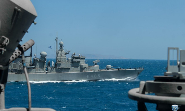 Αμερικανοί: «Η Ελλάδα είναι μεταφορικά ο μεγαλύτερος φυσικός στόλος αεροπλανοφόρων στη Μεσόγειο»