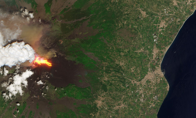 Εντυπωσιακή δορυφορική εικόνα από την έκρηξη της Αίτνας - Η ισχυρότερη των τελευταίων 10 ετών
