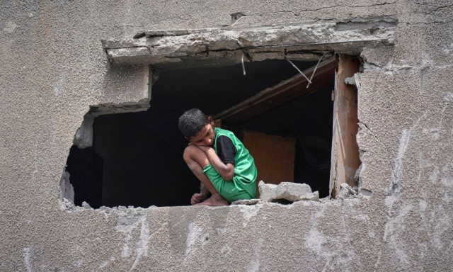 Γάζα: Ραγίζει καρδιές ο σπαραγμός του μικρού Παλαιστίνιου για τον πατέρα του που σκοτώθηκε