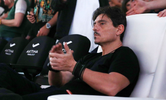 Πρώτος στο υπουργείο Αθλητισμού ο Δημήτρης Γιαννακόπουλος, μια ώρα αργότερα οι Αγγελόπουλοι