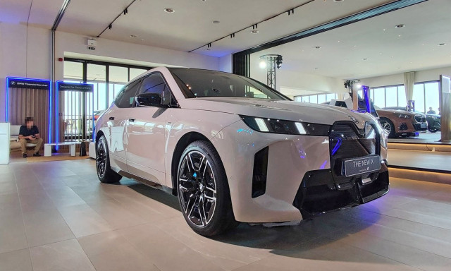 Η ανανεωμένη BMW iX στην Ελλάδα – Πόσο κοστίζει