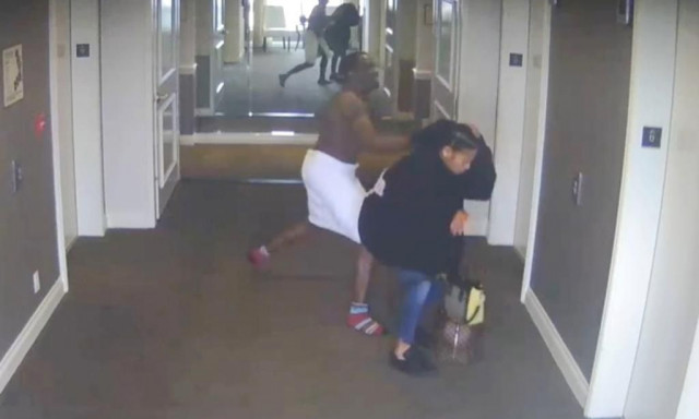 Diddy: Δωροδόκησε σεκιουριτά με 100.000 δολάρια σε χαρτοσακούλα για το βίντεο που τον «έκαψε»