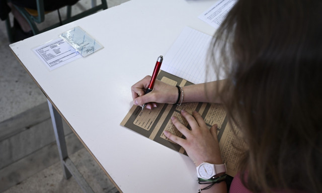 Θέματα Πανελληνίων 2025: Αυτές είναι οι απαντήσεις στη Χημεία