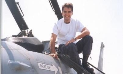 Μητσοτάκης στην 111 ΠΜ όπου υπηρέτησε - Η πρόσκληση για πτήση με μαχητικό