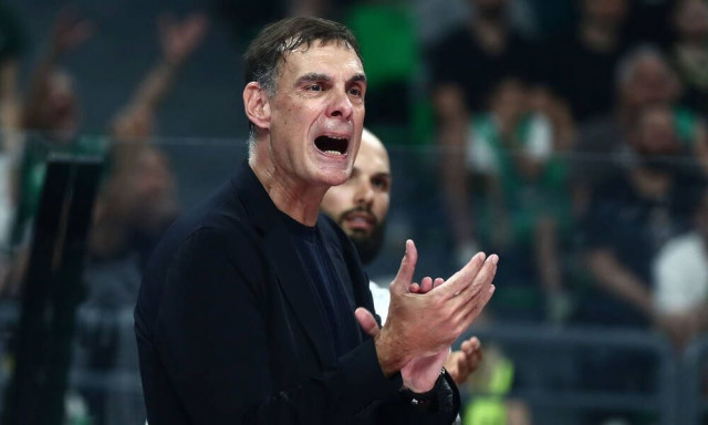 Παναθηναϊκός - Ολυμπιακός: Προκλητικός και πάλι ο Μπαρτζώκας άνοιξε κουβέντα με οπαδό