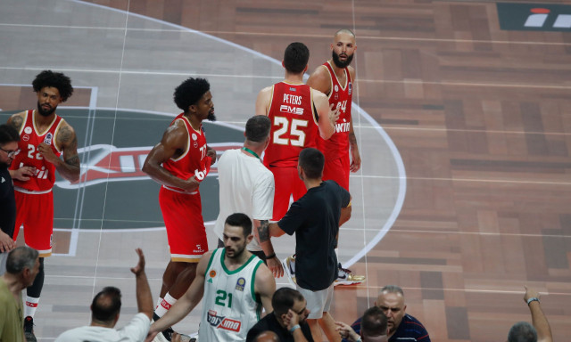 Παναθηναϊκός AKTOR - Ολυμπιακός: Τι έγραψαν στο Φ.Α. οι διαιτητές για την αισχρή χειρονομία Φουρνιέ