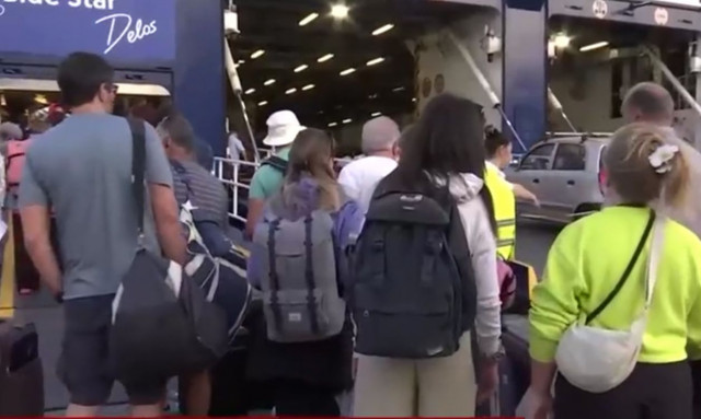 Τριήμερο Αγίου Πνεύματος: Μαζική έξοδος και από τα λιμάνια