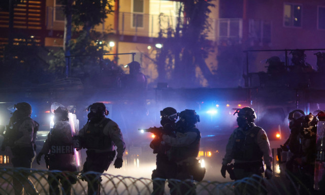 ΗΠΑ: 700 πεζοναύτες μεταβαίνουν στο Λος Άντζελες για την καταστολή των διαδηλώσεων