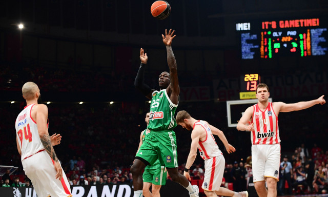 Ολυμπιακός - Παναθηναϊκός AKTOR: LIVE o τέταρτος τελικός του ΣΕΦ