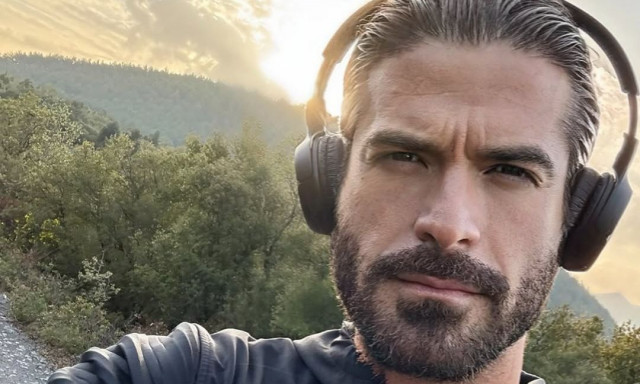 Άρης Μουγκοπέτρος: «Έπεσε για ύπνο σαν να μη συνέβη τίποτα», λέει για τον ιδιοκτήτη της επιχείρησης