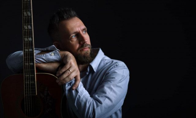 Αντώνης Αγγελίδης: Το πρώτο μουσικό video clip με AI στην Ελλάδα είναι γεγονός